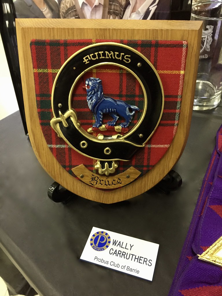 Aluminium-Fahrgerüst aufgebaut auf dem Betriebsgelände